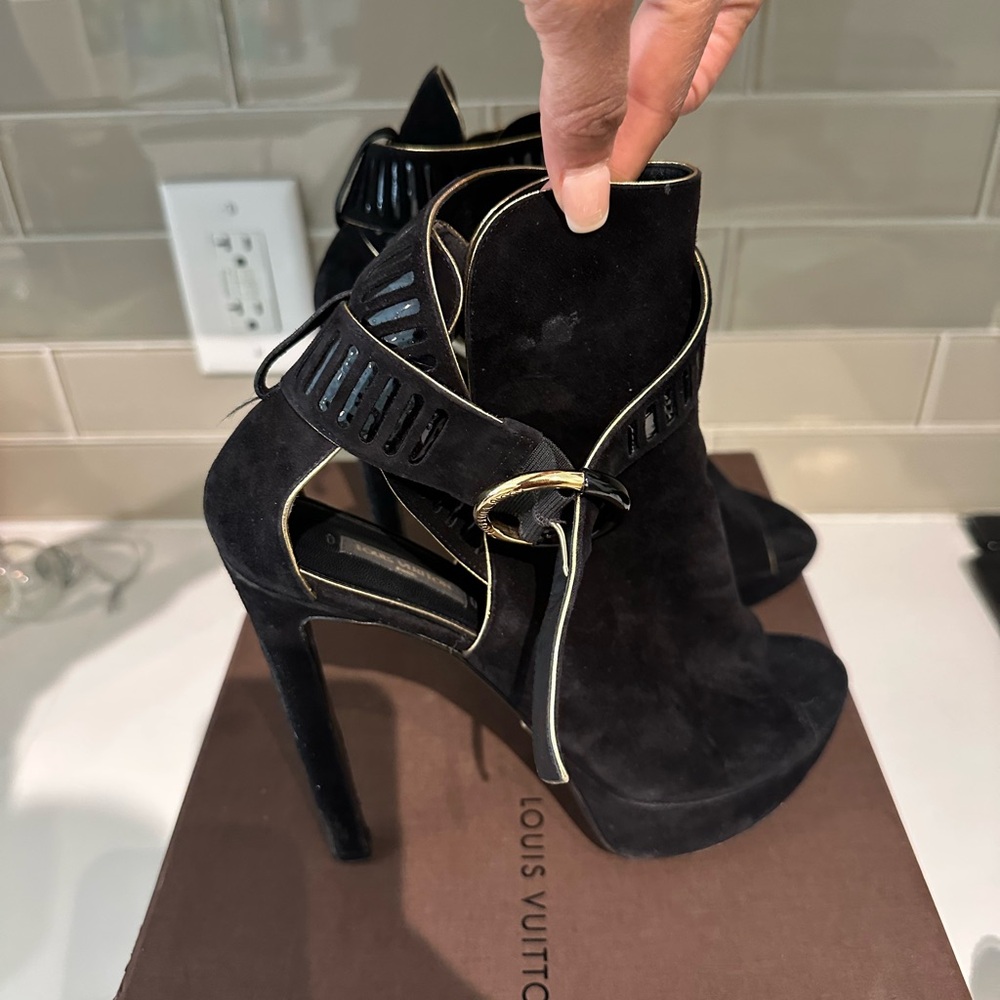 Louis Vuitton Black Women's Shoes - Picture 5 of 6